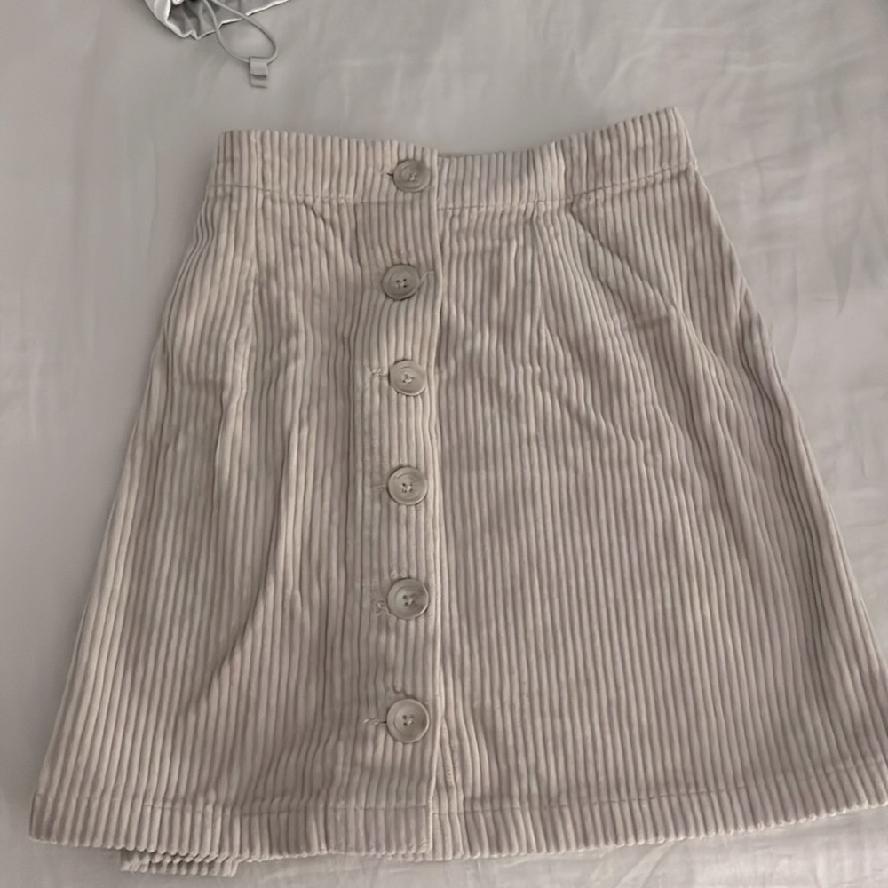 Cream/ Tan Skirt. Forever 21 size S.